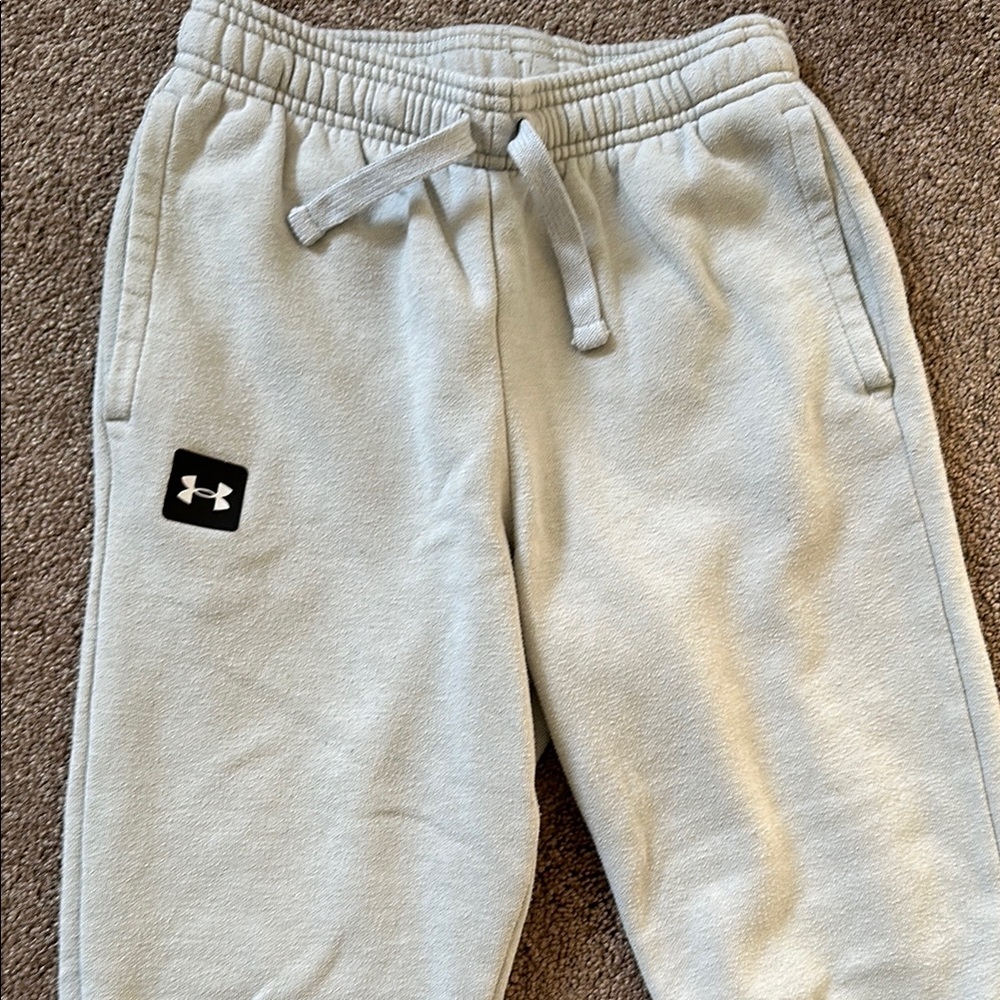 Under Armour sweatpants with pockets